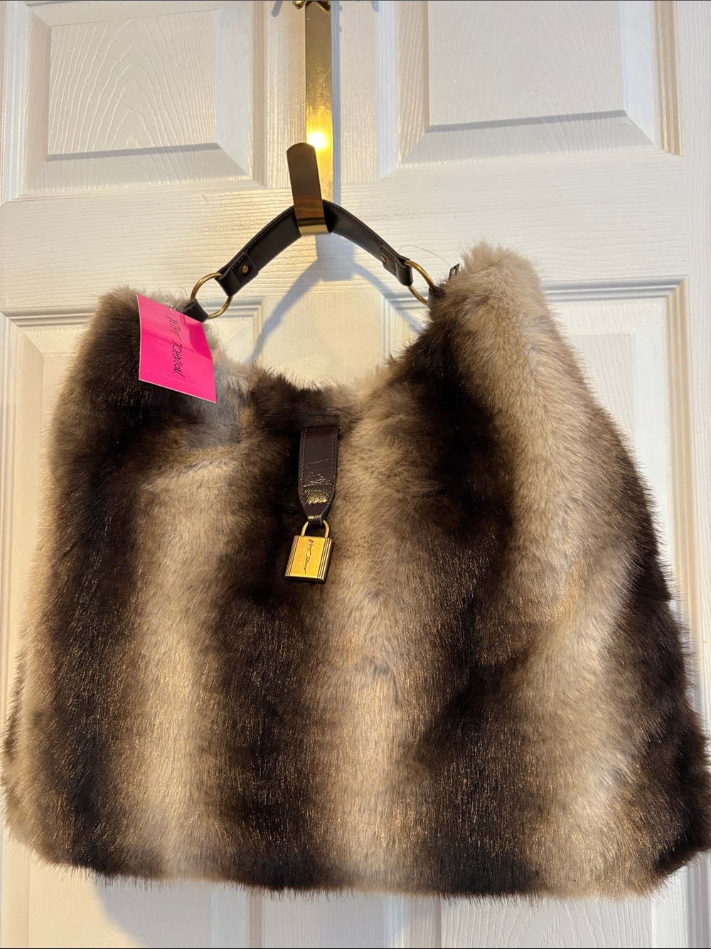 BNWT BETSEY JOHNSON VIRAL Plush Faux Fur Hobo Tote Bag in Brown and Cream